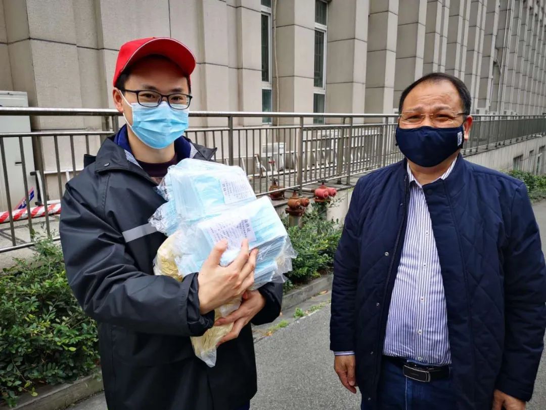 捐赠1.jpg 捐赠1.jpg